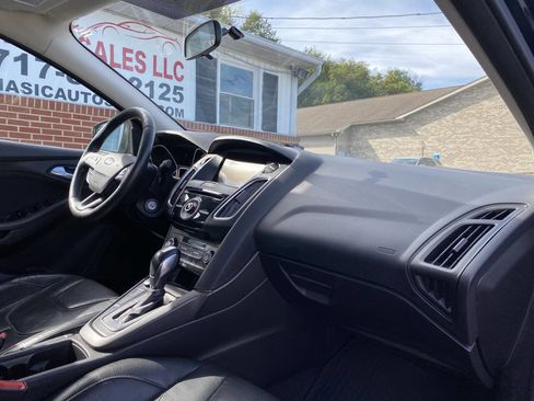 Used 2016 Ford Focus SE w/ Equipment Group 201A image 17