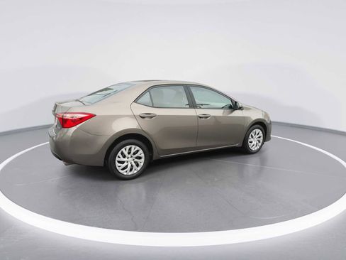 Used 2017 Toyota Corolla LE image 8