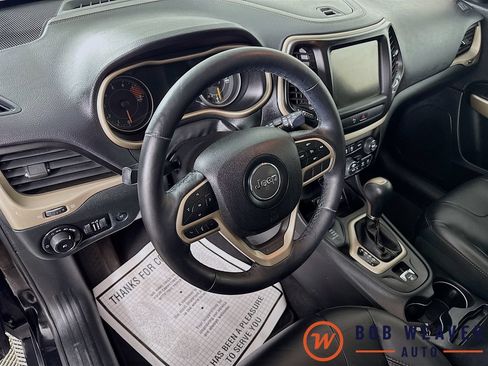 Used 2018 Jeep Cherokee Limited AWD/4WD image 11