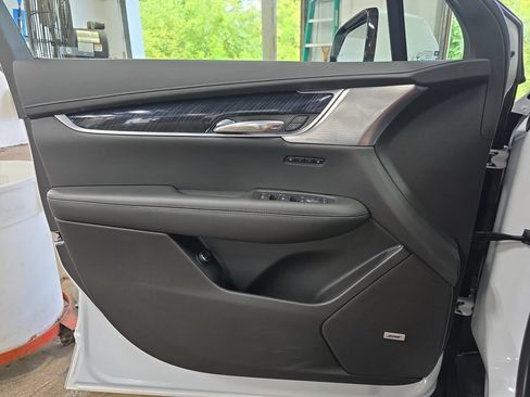 Used 2023 Cadillac XT6 Premium Luxury w/ LPO, Floor Liner Package AWD/4WD image 26