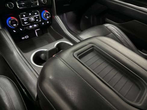 Used 2021 Chevrolet Tahoe Z71 w/ Luxury Package AWD/4WD image 45