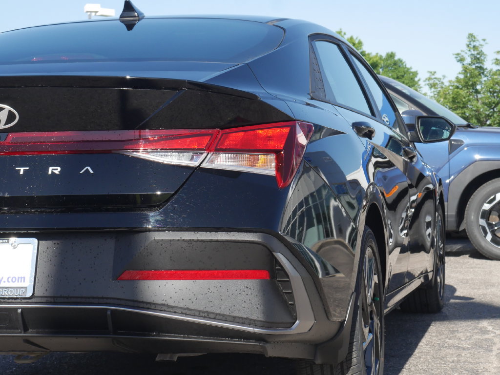 New 2026 Hyundai Elantra Sport FWD image 17