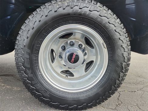 Used 2022 GMC Sierra 3500 Denali w/ Denali Ultimate Package image 17