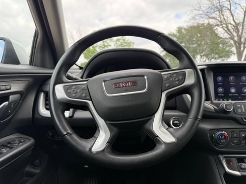 Used 2024 GMC Terrain SLT AWD/4WD image 30