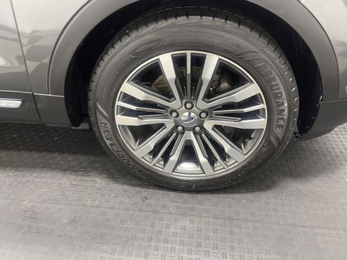 Used 2016 Ford Explorer Platinum image 28