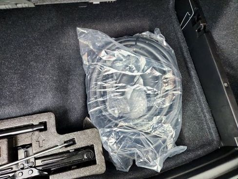 Certified 2022 Volvo XC40 P8 Recharge Plus image 14