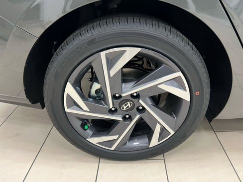 New 2026 Hyundai Elantra Limited FWD image 39
