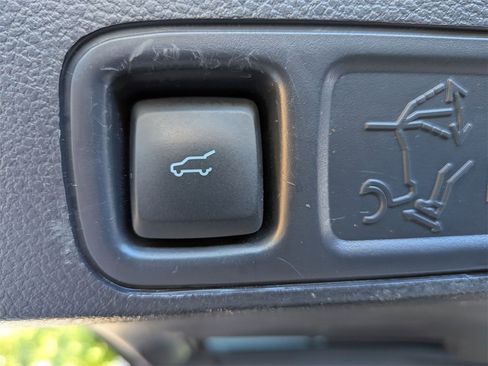 Used 2023 Ford Expedition Limited image 35