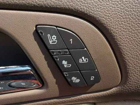 Used 2010 Chevrolet Suburban LTZ AWD/4WD image 25
