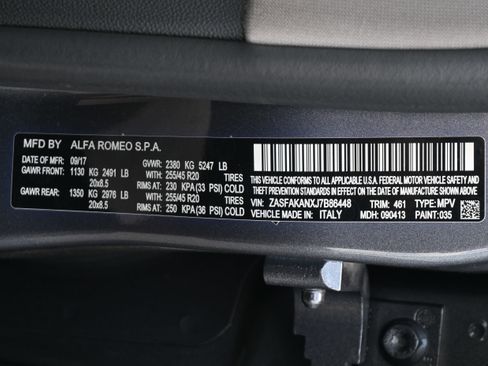 Used 2018 Alfa Romeo Stelvio AWD image 17