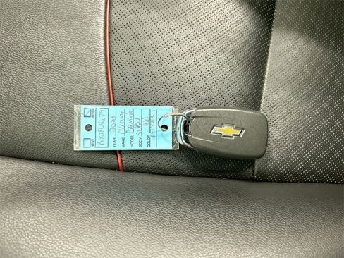 Used 2022 Chevrolet Equinox RS w/ RS Leather Package image 12