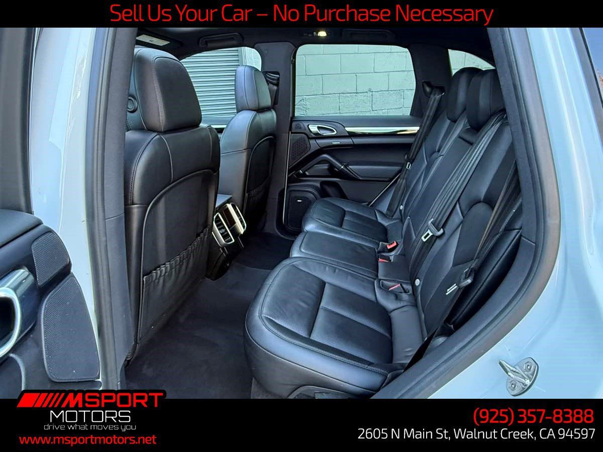Used 2016 Porsche Cayenne S AWD/4WD image 18