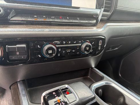 Used 2024 Chevrolet Silverado 1500 LT Trail Boss w/ Convenience Package II AWD/4WD image 20