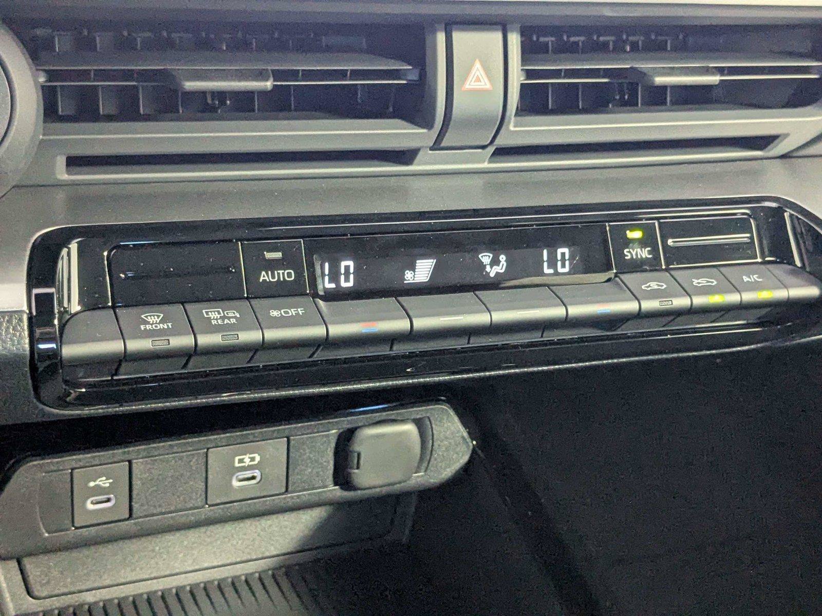 New 2027 Toyota Prius LE FWD image 15