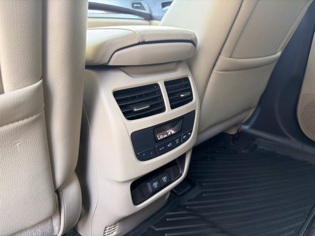Used 2017 Acura MDX w/ Technology Package FWD image 31