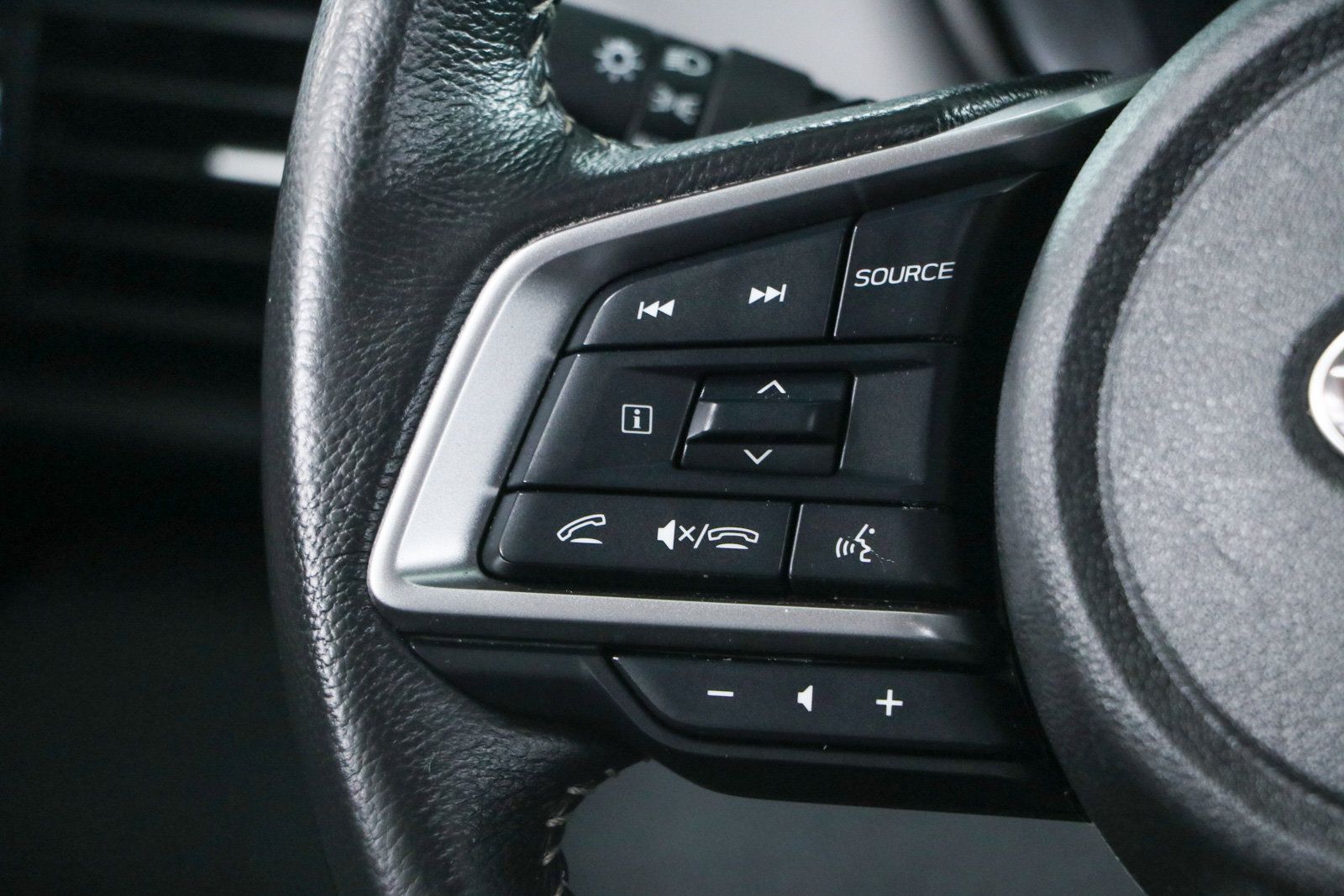 Used 2024 Subaru Outback Premium AWD/4WD image 13