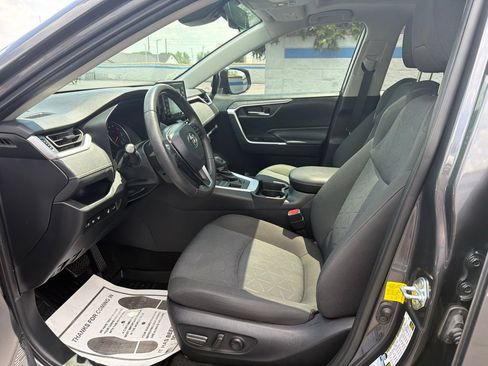 Used 2021 Toyota RAV4 XLE w/ Convenience Package AWD/4WD image 17