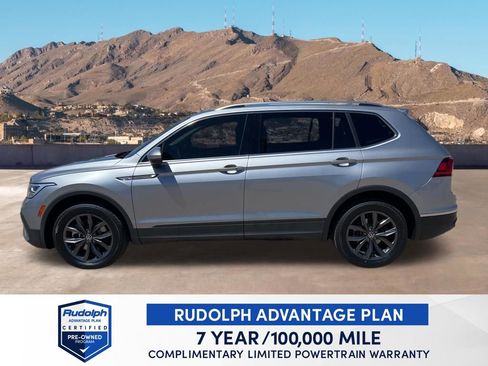 Used 2023 Volkswagen Tiguan SE w/ Panoramic Sunroof Package image 2