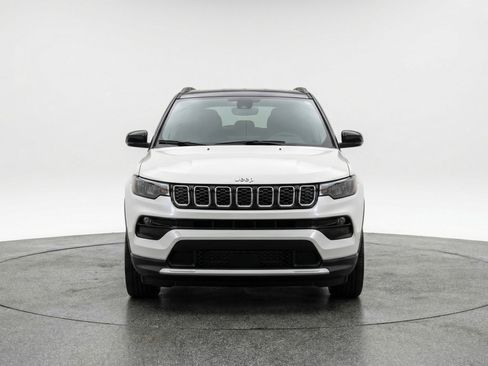 Used 2025 Jeep Compass Limited image 2