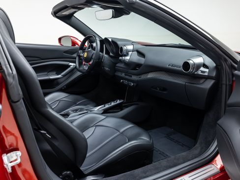 Certified 2022 Ferrari F8 Tributo RWD image 42
