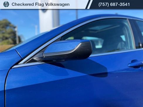 Used 2023 Chevrolet Malibu LT image 2