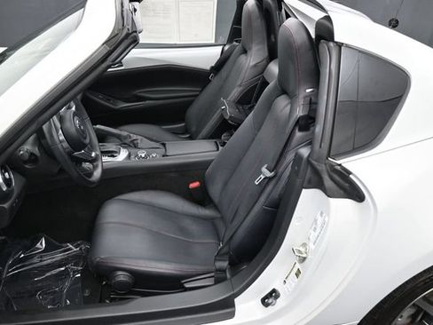 Used 2019 MAZDA MX-5 Miata RF Grand Touring RWD image 19