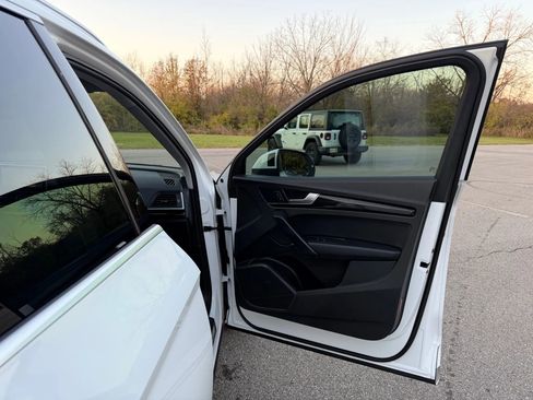 Used 2018 Audi Q5 2.0T Premium Plus w/ Premium Plus Package image 44