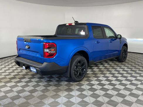 New 2025 Ford Maverick Lariat w/ Black Appearance Package image 6