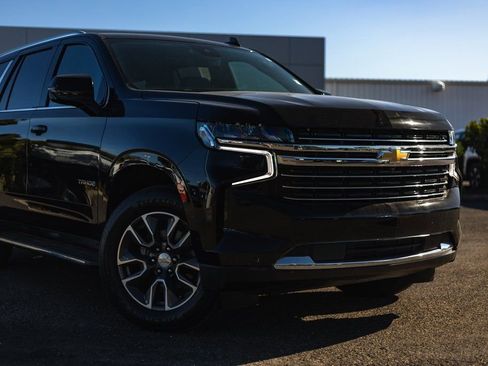 Used 2023 Chevrolet Tahoe LT w/ Luxury Package image 3