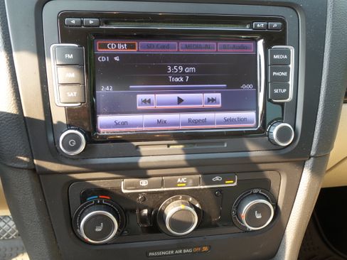Used 2014 Volkswagen Jetta TDI FWD image 37