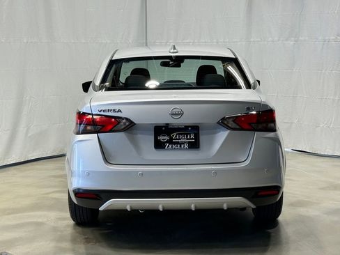 Certified 2023 Nissan Versa SV image 5