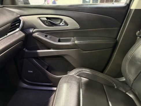 Used 2021 Chevrolet Traverse LT w/ LT Premium Package image 73