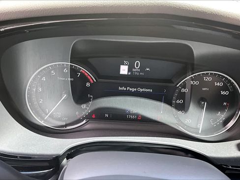 Used 2024 Cadillac XT6 Premium Luxury FWD image 24