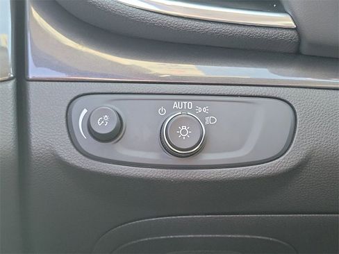 Used 2022 Buick Encore Preferred w/ Safety Package image 17