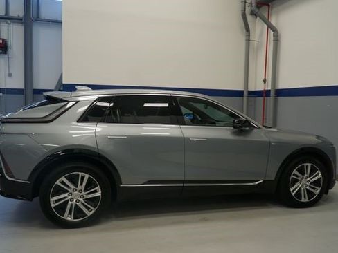 Certified 2024 Cadillac Lyriq Tech w/ Driver Assist Package AWD/4WD image 7