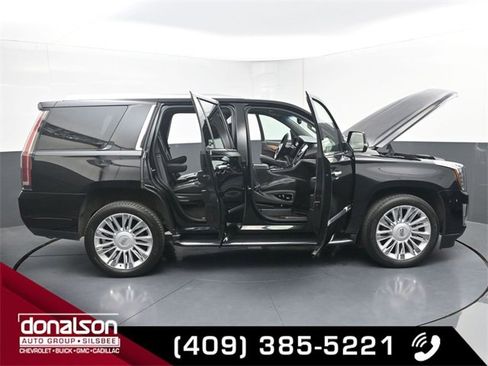 Used 2016 Cadillac Escalade Luxury image 23