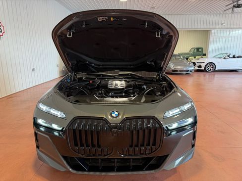 Used 2023 BMW 760i xDrive AWD/4WD image 49