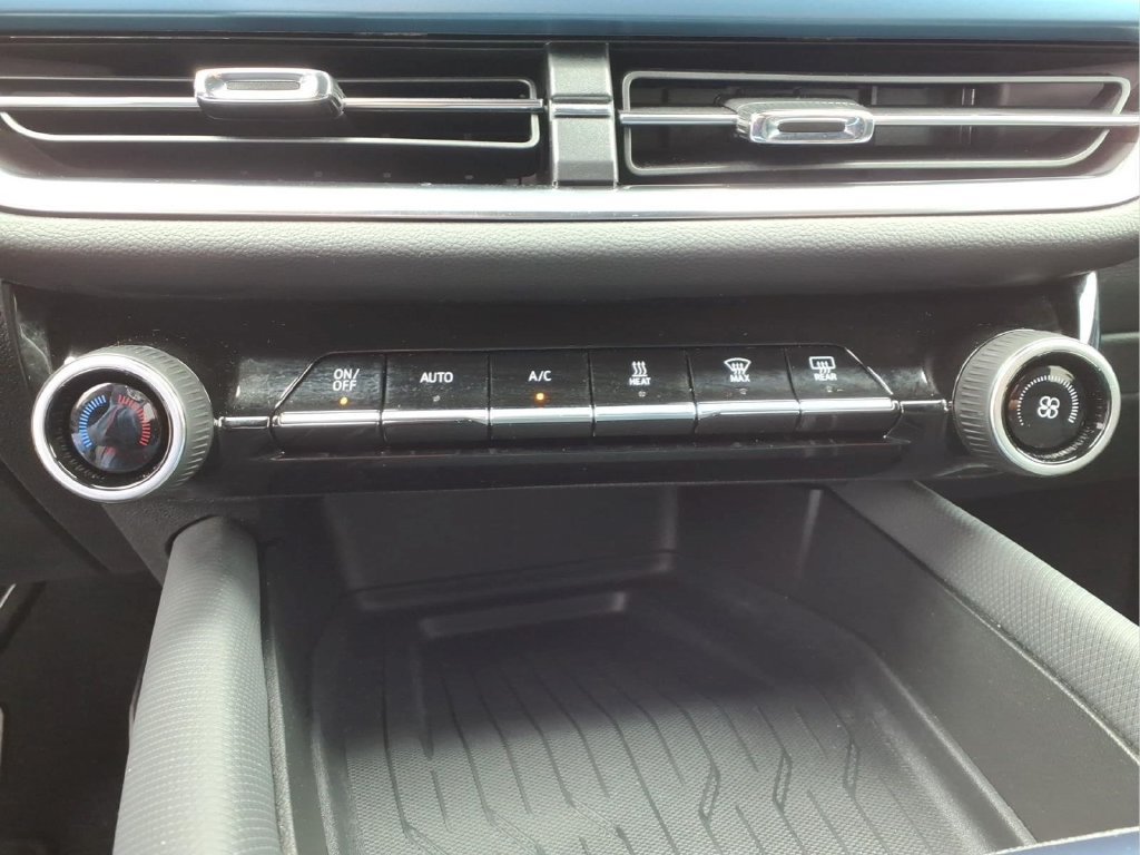 Certified 2024 Chevrolet Equinox EV LT FWD image 12