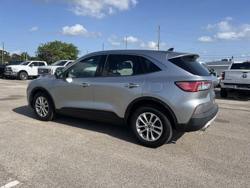 Used 2022 Ford Escape SE FWD image 3