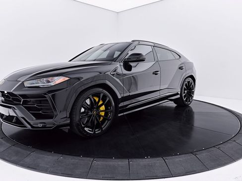 Used 2022 Lamborghini Urus AWD/4WD image 11