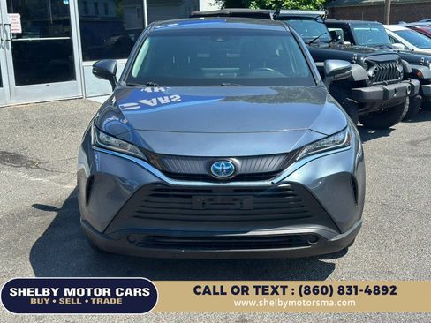Used 2022 Toyota Venza LE AWD/4WD image 2