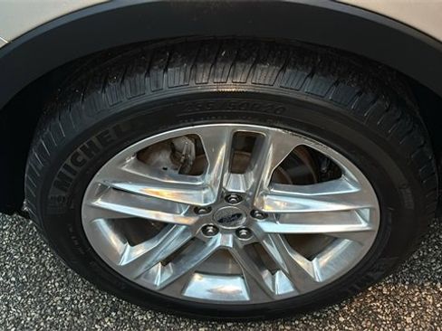 Used 2017 Ford Explorer XLT w/ Equipment Group 202A image 33