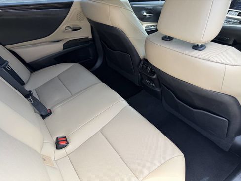 Used 2021 Lexus ES 350 w/ Premium Package FWD image 18