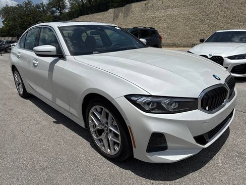 Used 2025 BMW 330i Sedan w/ Premium Package RWD image 3