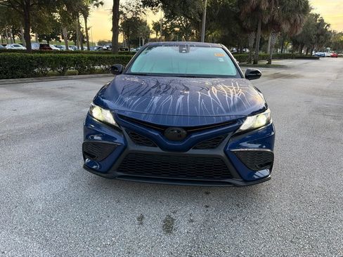 Used 2023 Toyota Camry SE FWD image 5