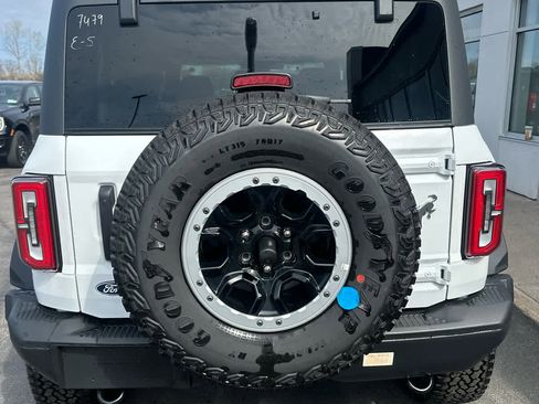 New 2026 Ford Bronco Badlands w/ Sasquatch Package AWD/4WD image 9