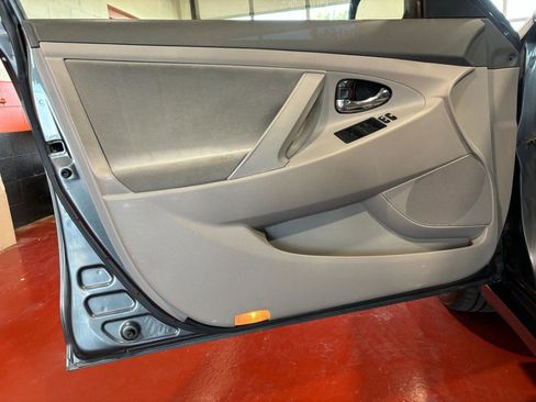 Used 2009 Toyota Camry LE image 25