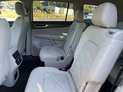 New 2026 Volkswagen Atlas SE image 12