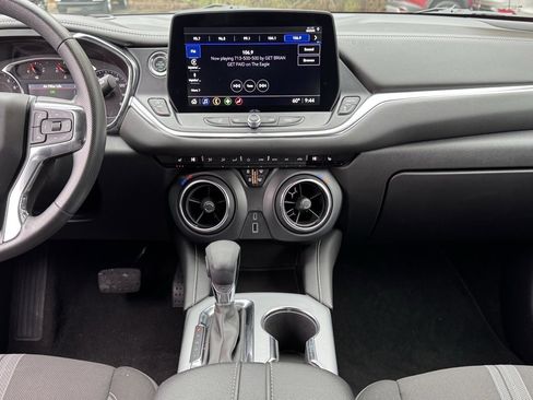 Used 2025 Chevrolet Blazer LT image 6