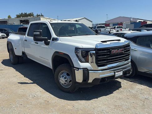 Used 2024 GMC Sierra 3500 Pro image 2